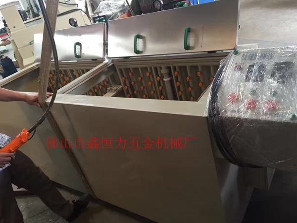 立体蚀刻机装车发货！